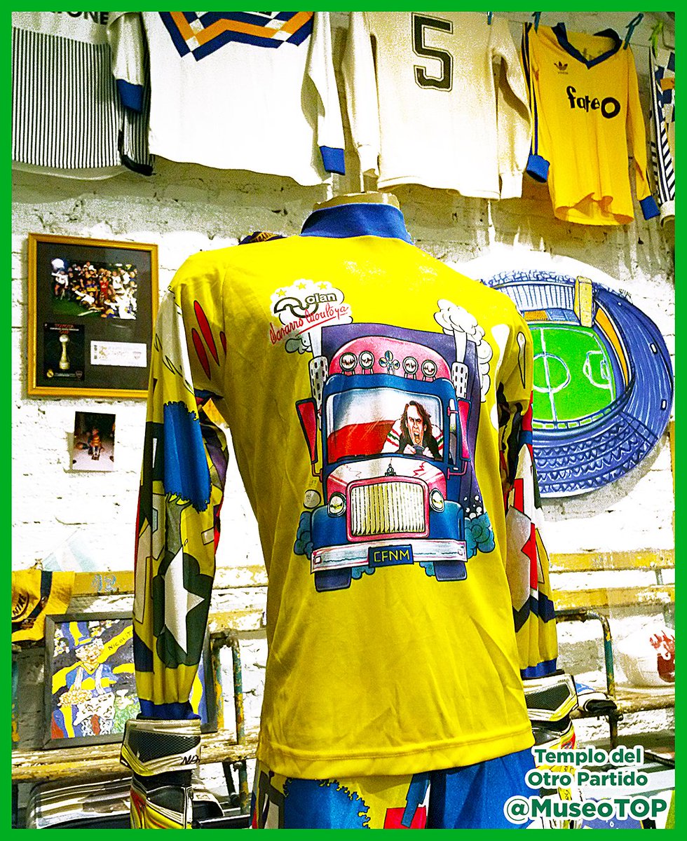 MuseoTOP's tweet image. 27-02-2026. Ayer fue el 60º cumpleaños de Navarro Montoya: El buzo Olan del camión (1994) brilla en el TOP, el Museo de Marketing Deportivo de Claudio Destéfano. Historia completa en Instagram 👉 @museoTOP. Contenido: @mlopezarce #NavarroMontoya #BocaJuniors #Olan #MuseoTOP