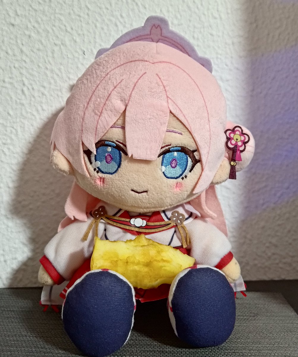 eating an apple makes me happy