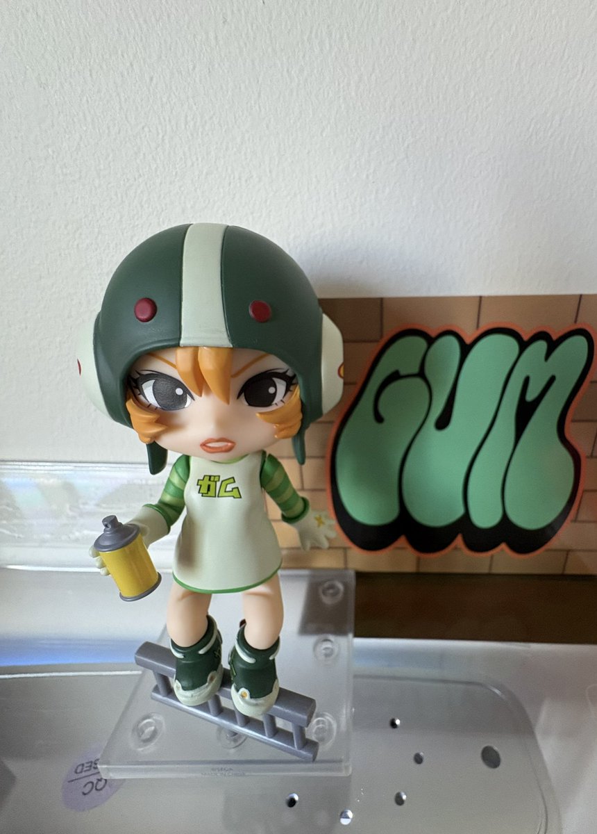 ALSO LOOK @ MY GUM NENDOROID