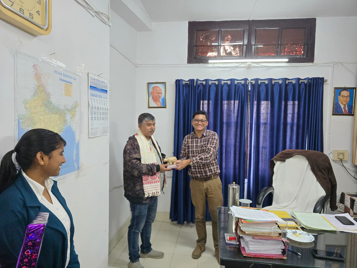 FCIDOBongaigaon's tweet photo. भारतीय खाद्य निगम, क्षेत्रीय कार्यालय, असम के श्री श्रवण कुमार सिंह, सहायक महाप्रबंधक (राजभाषा)  द्वारा दिनांक 27.02.2026 को भारतीय खाद्य निगम मंडल कार्यालय,  बोंगाईगाँव का राजभाषा हिंदी  प्रगति से संबंधित सफलतापूर्वक निरीक्षण  किया गया ।

@fci_ne
@AssamFci https://t.co/qdOi5uG7Kg