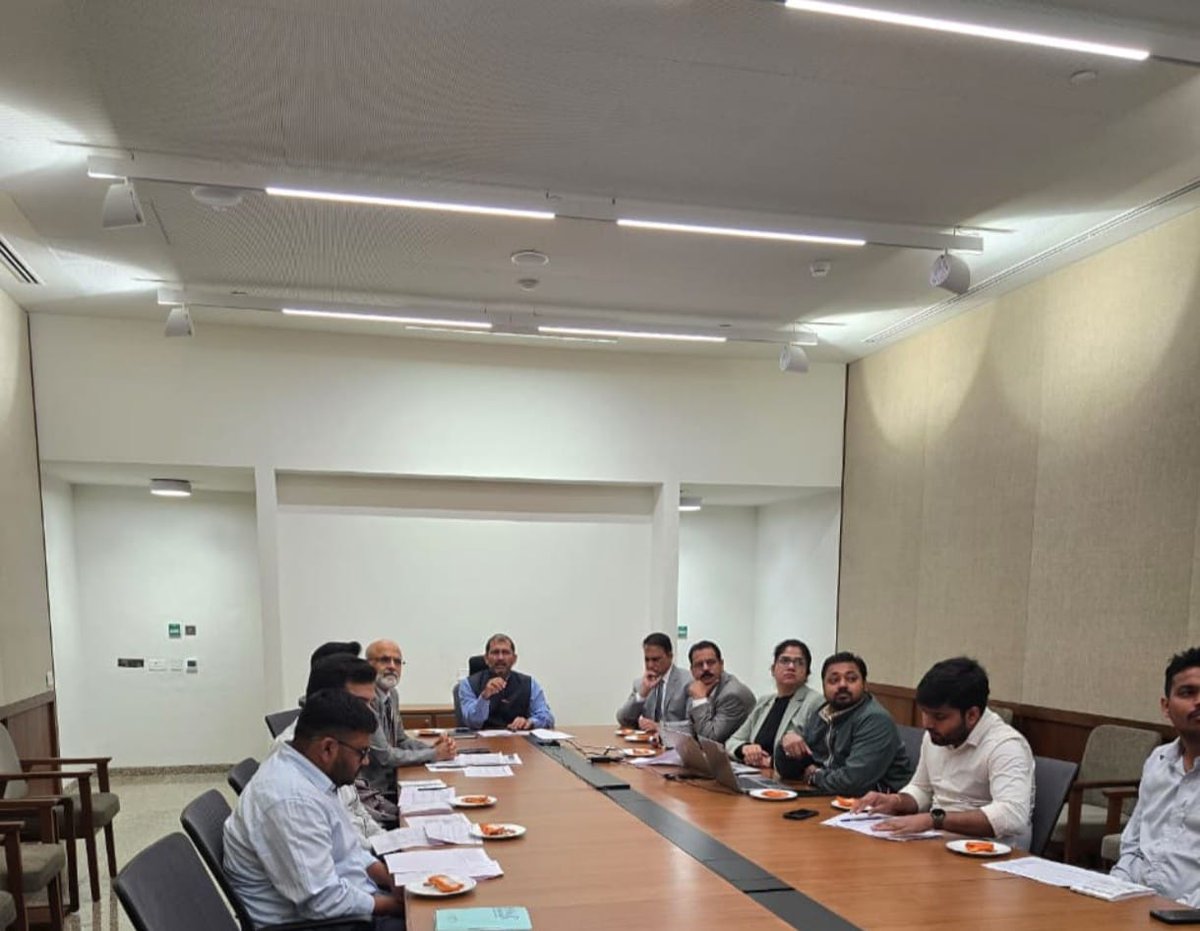 ProtectorGenGOI's tweet photo. JS (OE) &amp; PGE, Sh. S. Bhagat, chaired 19th Open House session with registered RAs, which was also attended by POEs &amp; division officers; RA’s grievances &amp; issues were discussed and resolved during the session. https://t.co/mbLt1MdP6f