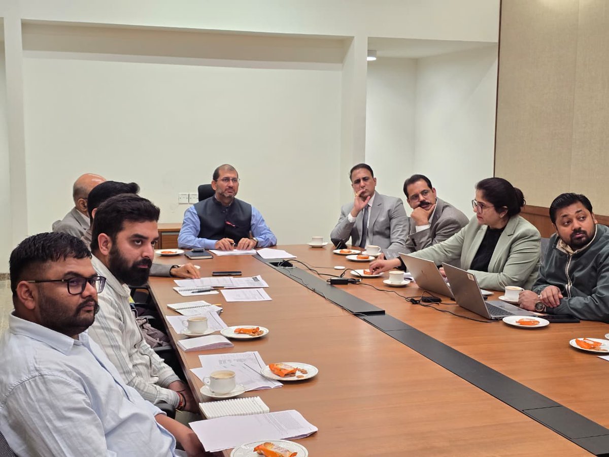ProtectorGenGOI's tweet photo. JS (OE) &amp; PGE, Sh. S. Bhagat, chaired 19th Open House session with registered RAs, which was also attended by POEs &amp; division officers; RA’s grievances &amp; issues were discussed and resolved during the session. https://t.co/mbLt1MdP6f