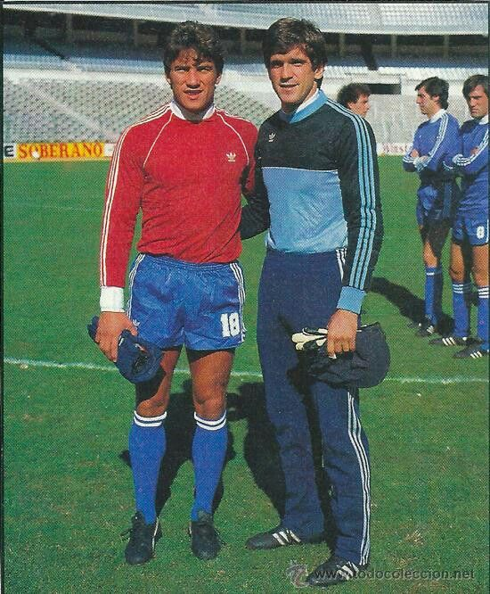 inmortal_sebas's tweet photo. Empate técnico con Arconada???jajaaja
Aquí Paco Buyo cuando ejercía de Limpiabotas de Luis Miguel Arconada https://t.co/Bgu6xGy5MV