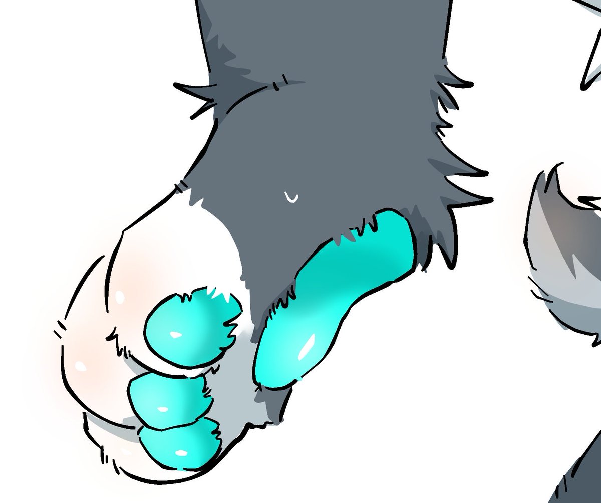 ガチガチに見切れた肉球どうぞ