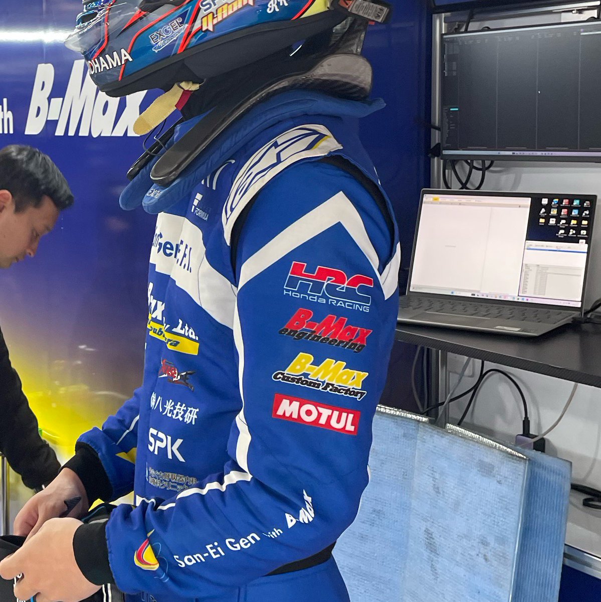 B-Max Custom Factory tweet media