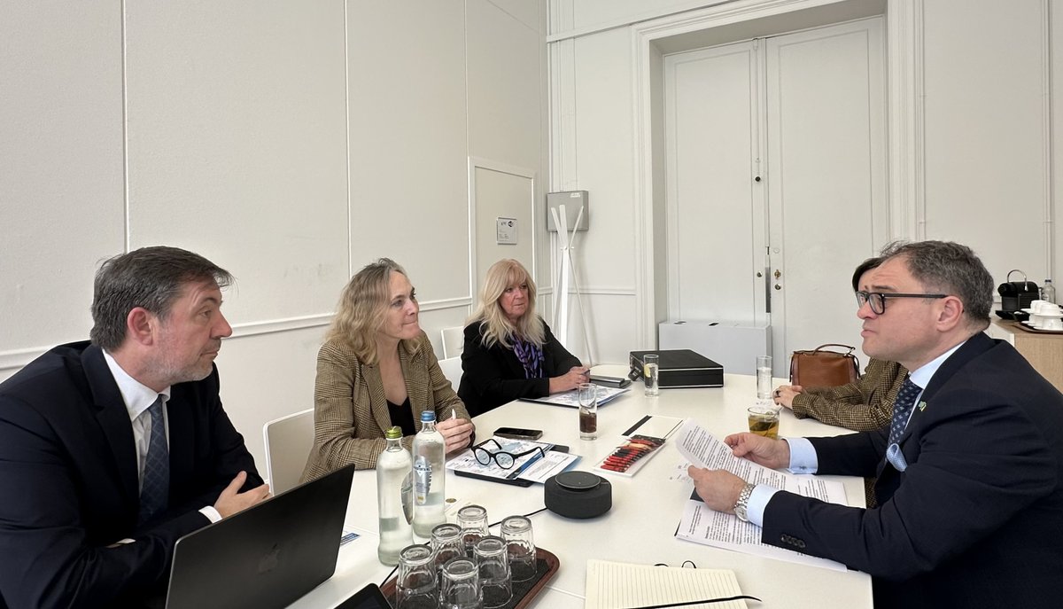 KazBrussels's tweet photo. 🇰🇿 Amb. @romanvassilenko met with Anne-Sophie Nyssen, Rector of University of Liège and Vice-Rector Frédéric Schoenaers.
Talks focused on #Education, #Research, #Innovation, #SpaceTech, #AgriTech &amp; #AcademicMobility.

🔗https://t.co/gwWDhZzbma https://t.co/KN9tUewgKx