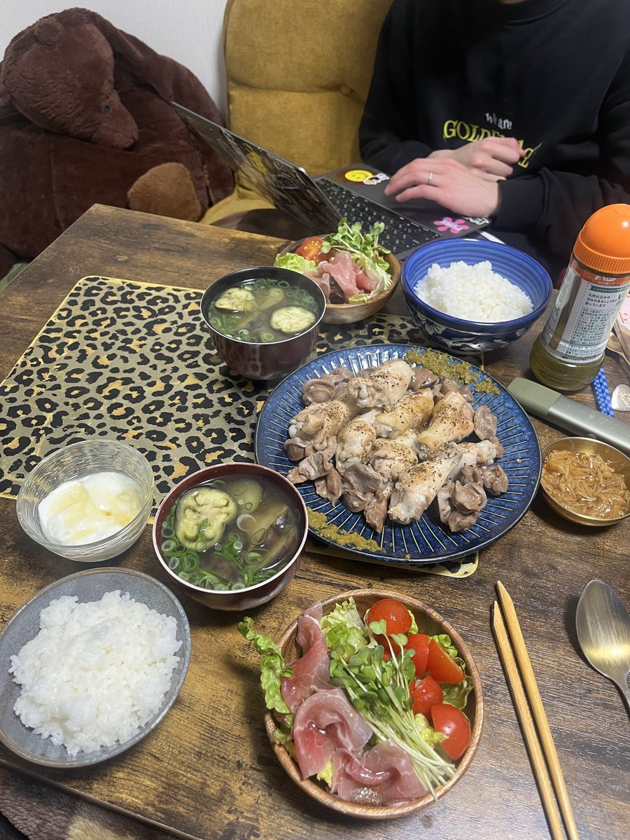 飯ツイすんの忘れてた
餃子100個食べ切った🥟
#かすしのパーフェクトおりょうり教室