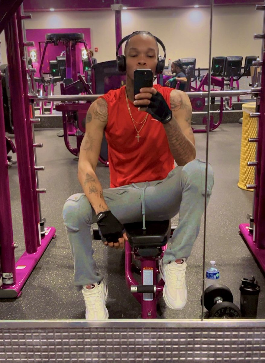 Red_thegoat33's tweet image. Blessed to see a new day, what a better way to start my day at the gym going hard‼️💪🏾🏋🏾‍♂️#Focused🧘🏽‍♂️