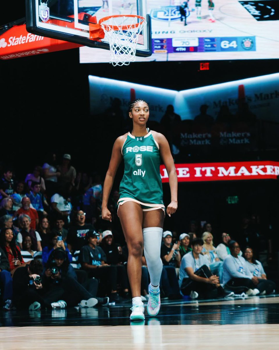 ar5source's tweet photo. 🏀| Angel Reese plays in Rose BC’s last game of the Unrivaled regular season tonight vs Phantom BC at 7:30pm ET. Watch on TNT, truTV and HBO Max. 

[via shotbyretro6 ig] https://t.co/9FgjUOHzvv