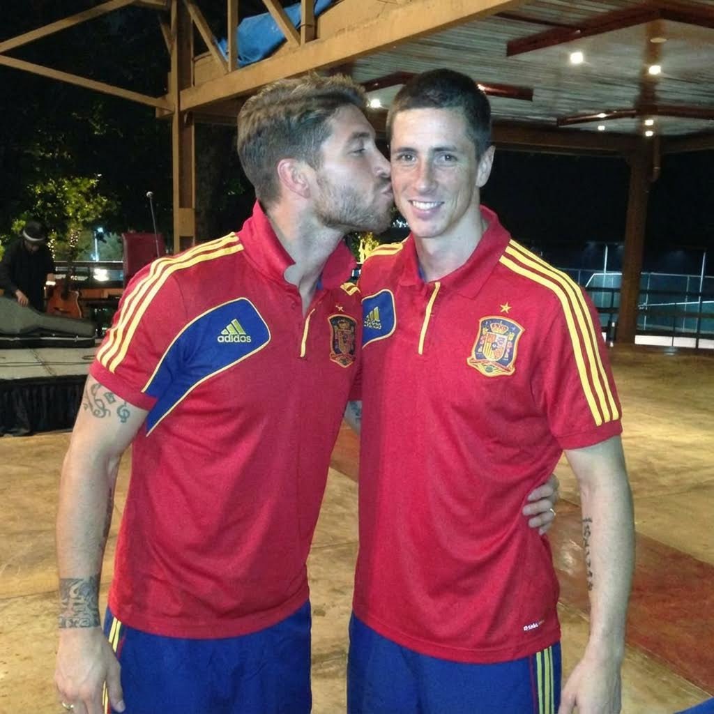 mykholin's tweet photo. ❤️❤️ @SergioRamos ❤️❤️ @Torres ❤️❤️ https://t.co/Es6cNfTqxU