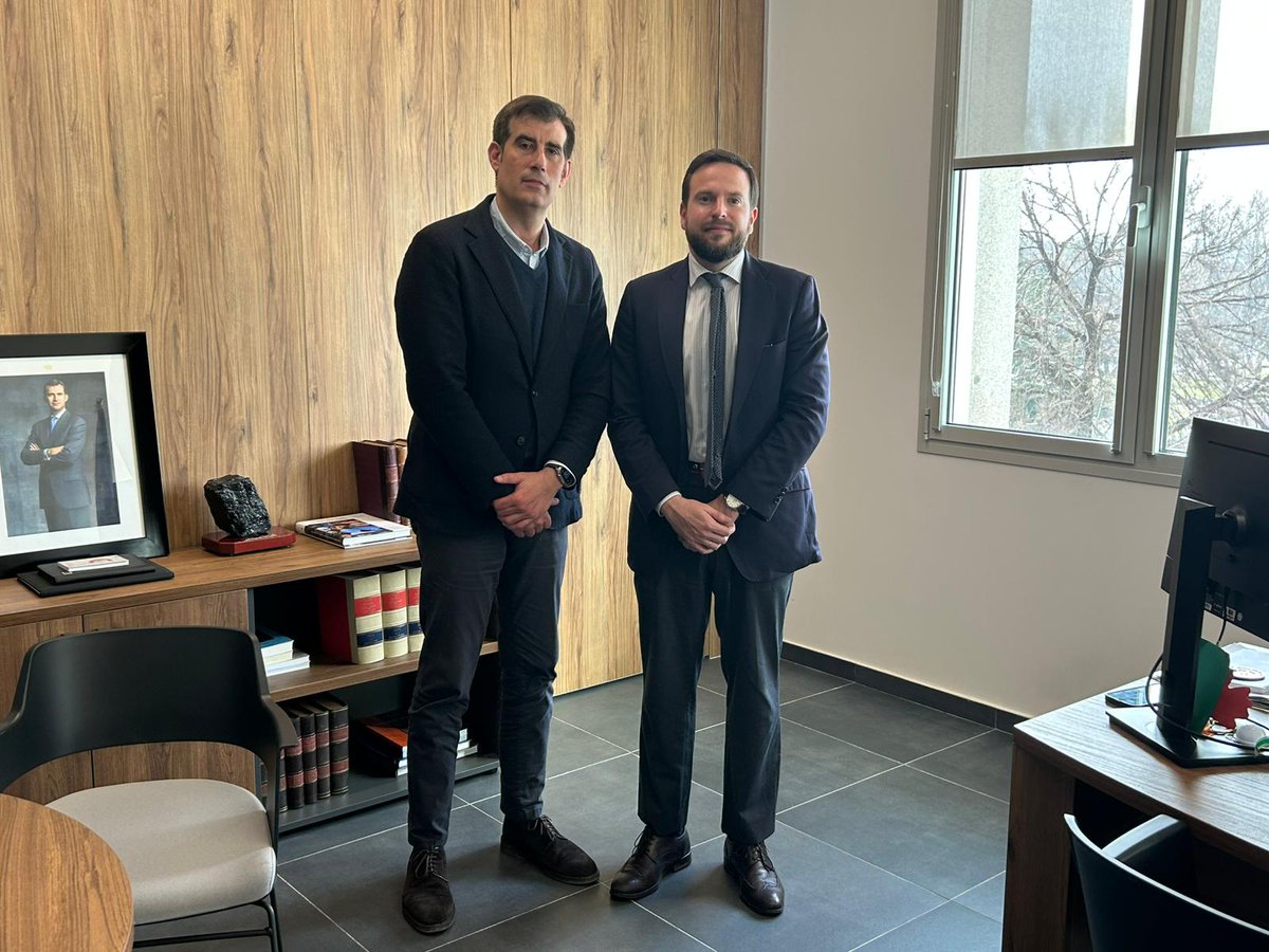 ATRADECO's tweet photo. Agradecemos a Agustín López Ortiz, Delegado de Industria, Energía y Minas de la Junta de Andalucía, que nos haya recibido esta mañana. Hemos trasladado los retos del sector de talleres y automoción en la provincia y reforzado vías de colaboración institucional.
#talleresdecordoba https://t.co/8xEVFOSlSs