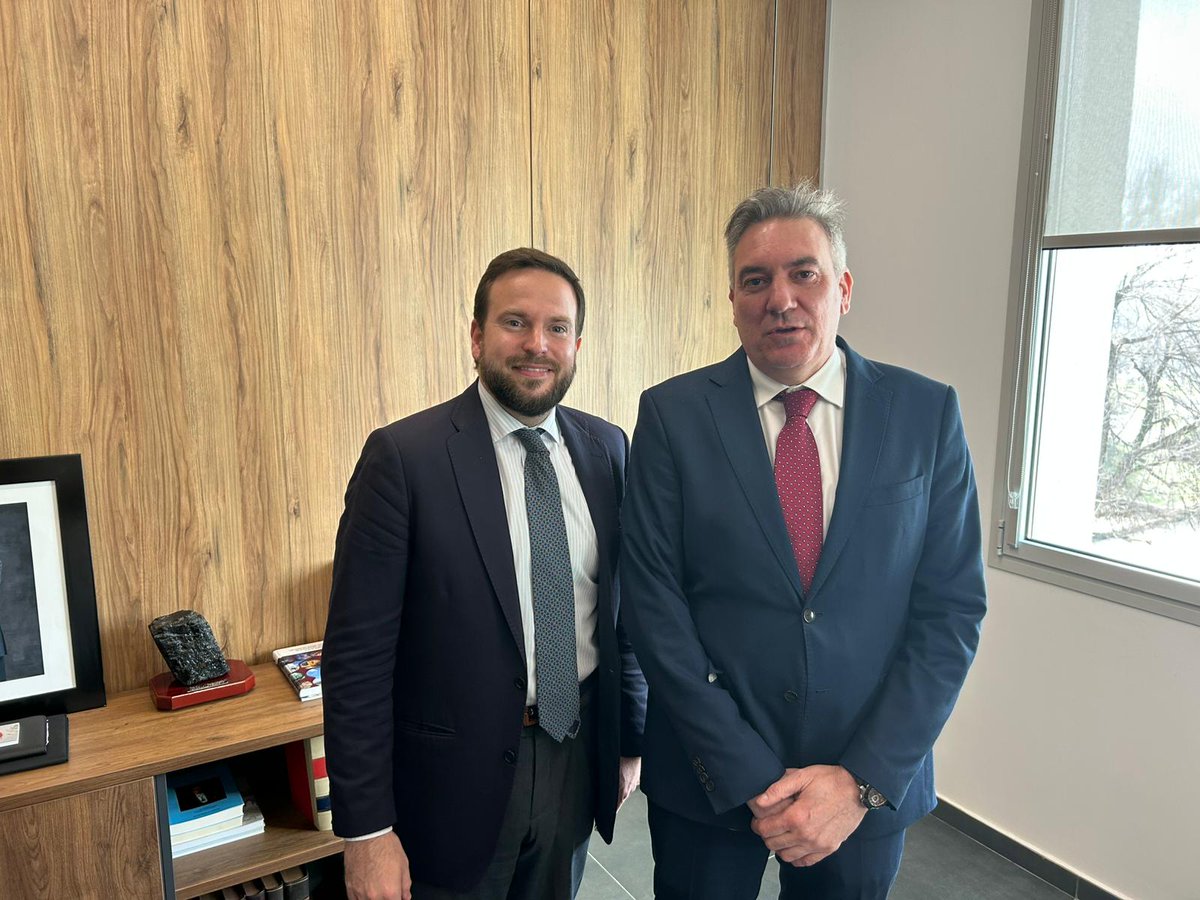 ATRADECO's tweet photo. Agradecemos a Agustín López Ortiz, Delegado de Industria, Energía y Minas de la Junta de Andalucía, que nos haya recibido esta mañana. Hemos trasladado los retos del sector de talleres y automoción en la provincia y reforzado vías de colaboración institucional.
#talleresdecordoba https://t.co/8xEVFOSlSs