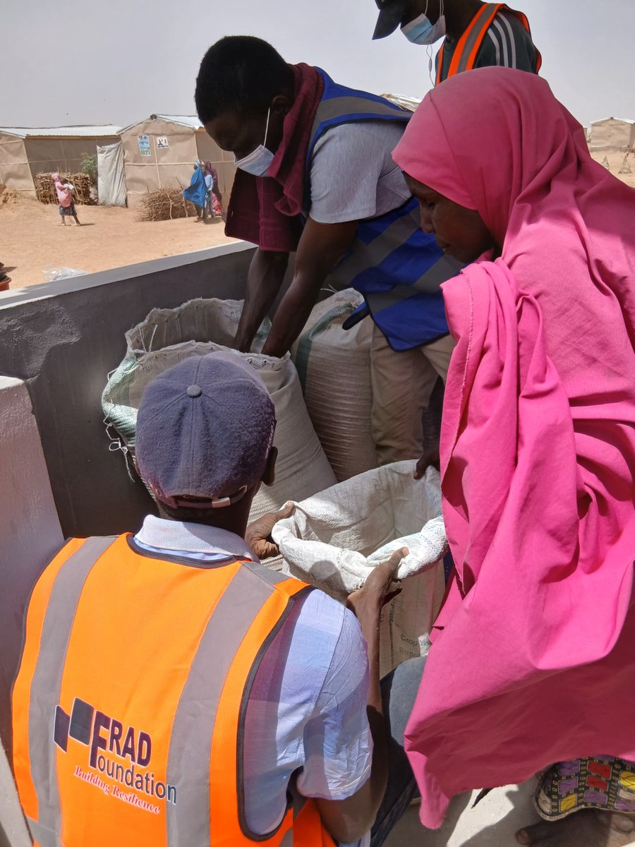 FutureResilien1's tweet photo. As part of FRAD foundation community-based approach to tackling malnutrition, under our ongoing nutrition intervention in Abbaram, Bama, FRAD Foundation conducted the distribution of kitchen utensils and Tom Brown grains to Lead Mothers.
#NutritionIntervention #TomBrown https://t.co/0ieBpmcRYK