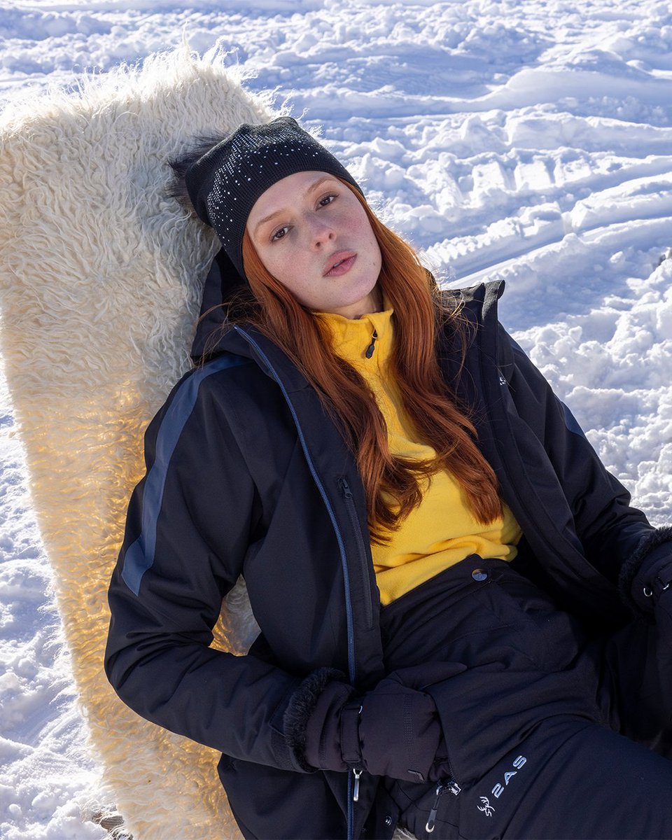 karspor's tweet image. Şartlar değişir, standart değişmez. ❄️
Doğru kıyafet, kontrolü sana bırakır. 

#KarSpor #2AS