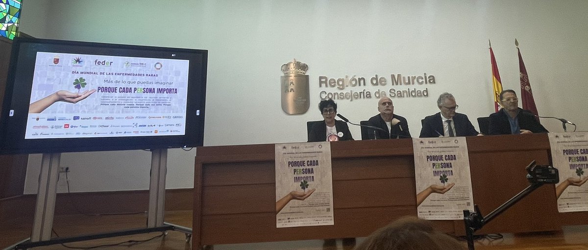 encarna_guillen's tweet photo. #DíaMundialEnfermedadesRaras 🍀 @Murciasalud
#PorqueCadaPersonaImporta
#PIER_RM
Con testimonios de Carlos e Isabel❤️❤️
@FEDER_ONG @IMIB_RMurcia
@FFIS_CARM @UMU
@AreaUnoArrixaca
#GenéticaMédica #SPediatría @cbgc_arrixaca
@AEGHgenetica
#RedUNICAS #UNICAS_SJD @SJDbarcelona_ca https://t.co/TXvj3JCj3i
