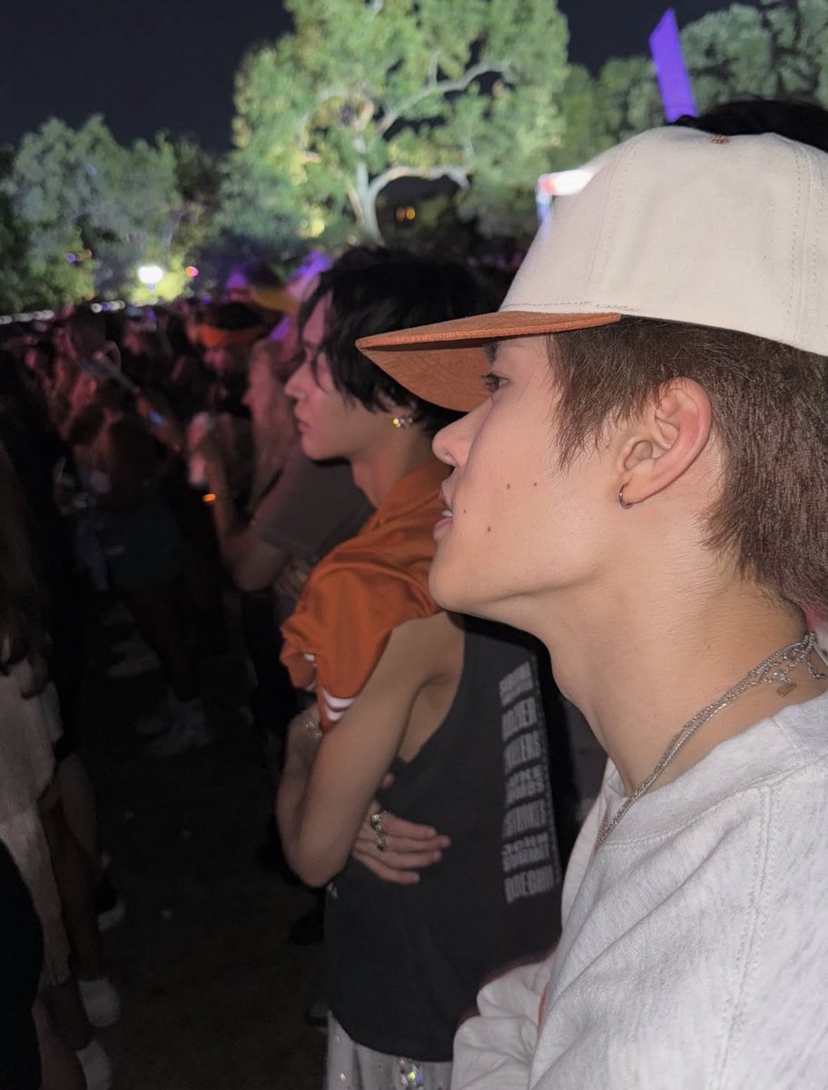 nik (@2muchatsoe) on Twitter photo 