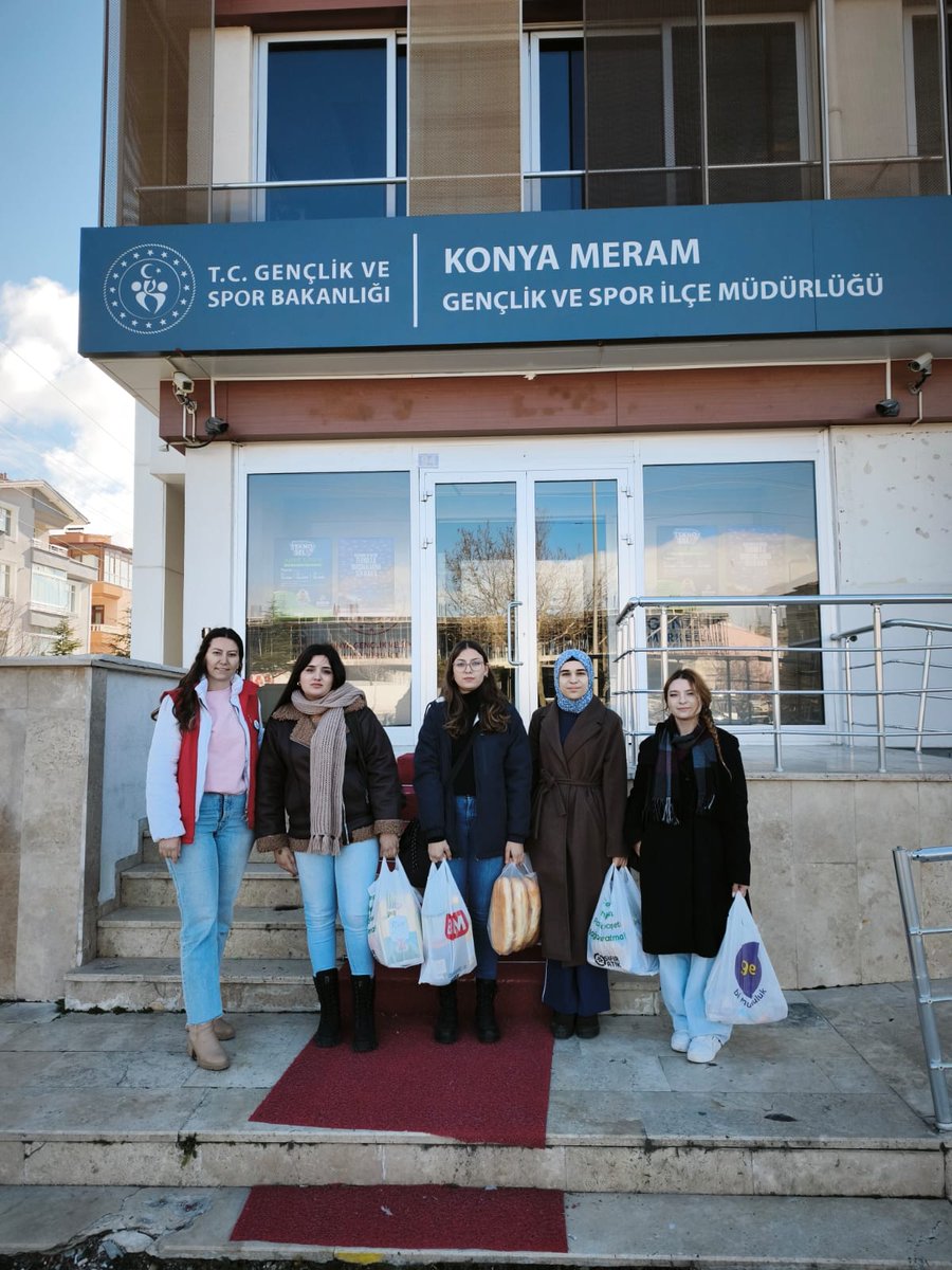 GSB_MeramGM's tweet photo. Merhamet Timi gönüllülerimiz ile birlikte ihtiyaç sahibi ailemiz için çeşitli yardımlar hazırladık. https://t.co/ntXJ9lNJpt