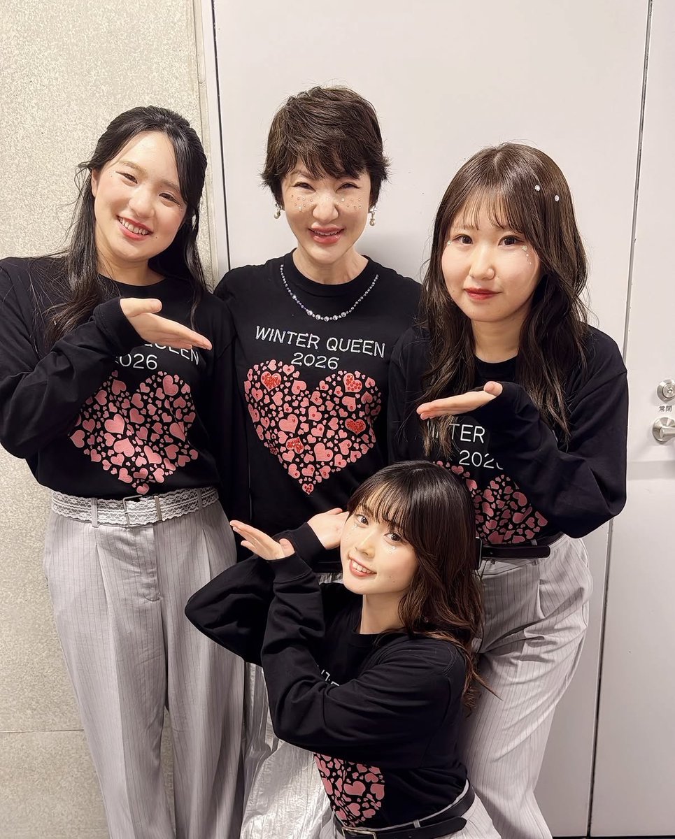 momocchi503's tweet photo. 広瀬香美PとUtaHime3人の写真嬉しい😍
Winter Queenのオープニングアクト
広瀬さんから素晴らしかったとお褒めの言葉✨
見るたびステージを創っている感じが
伝わってきて貴重な経験になったでしょうね💞
@Uthmofficial 
#広瀬香美 #UtaHime #WinterQueen

https://t.co/drXZeXQD9C https://t.co/VTST6TqtRT