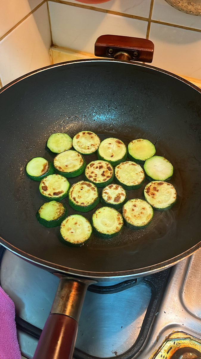 藻Algae ☆你的阿藻姨上線啦(⁠｡⁠•̀⁠ᴗ⁠-⁠)⁠✧✨藻夢創意工作室所屬 tweet media