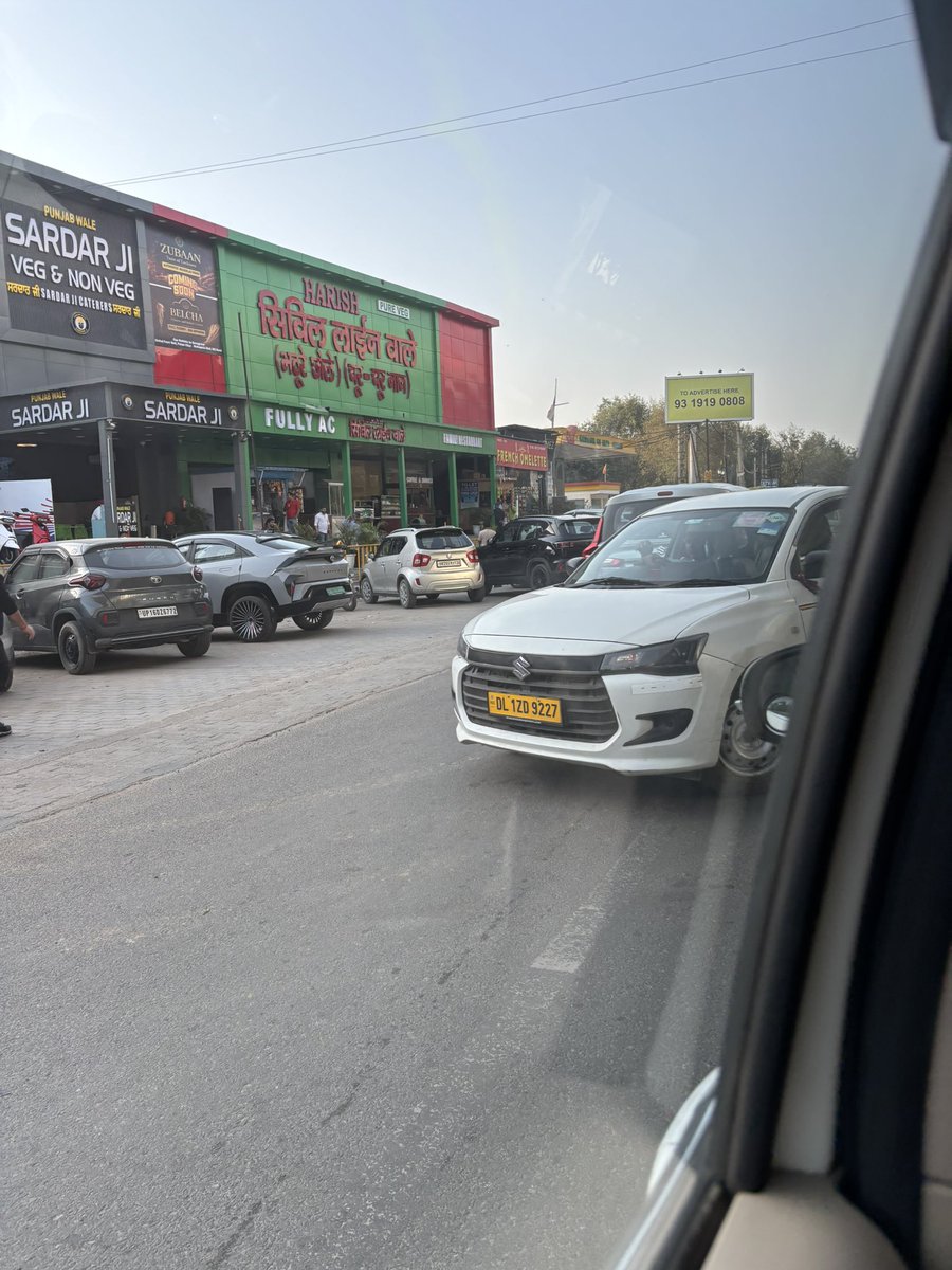 schandra78's tweet photo. #Sohnaroad in #gurgaon has become a full traffic violation zone with vehicles openly violating traffic rules
@gurgaonpolice @GurgaonTraffic https://t.co/07j1UQTXuF