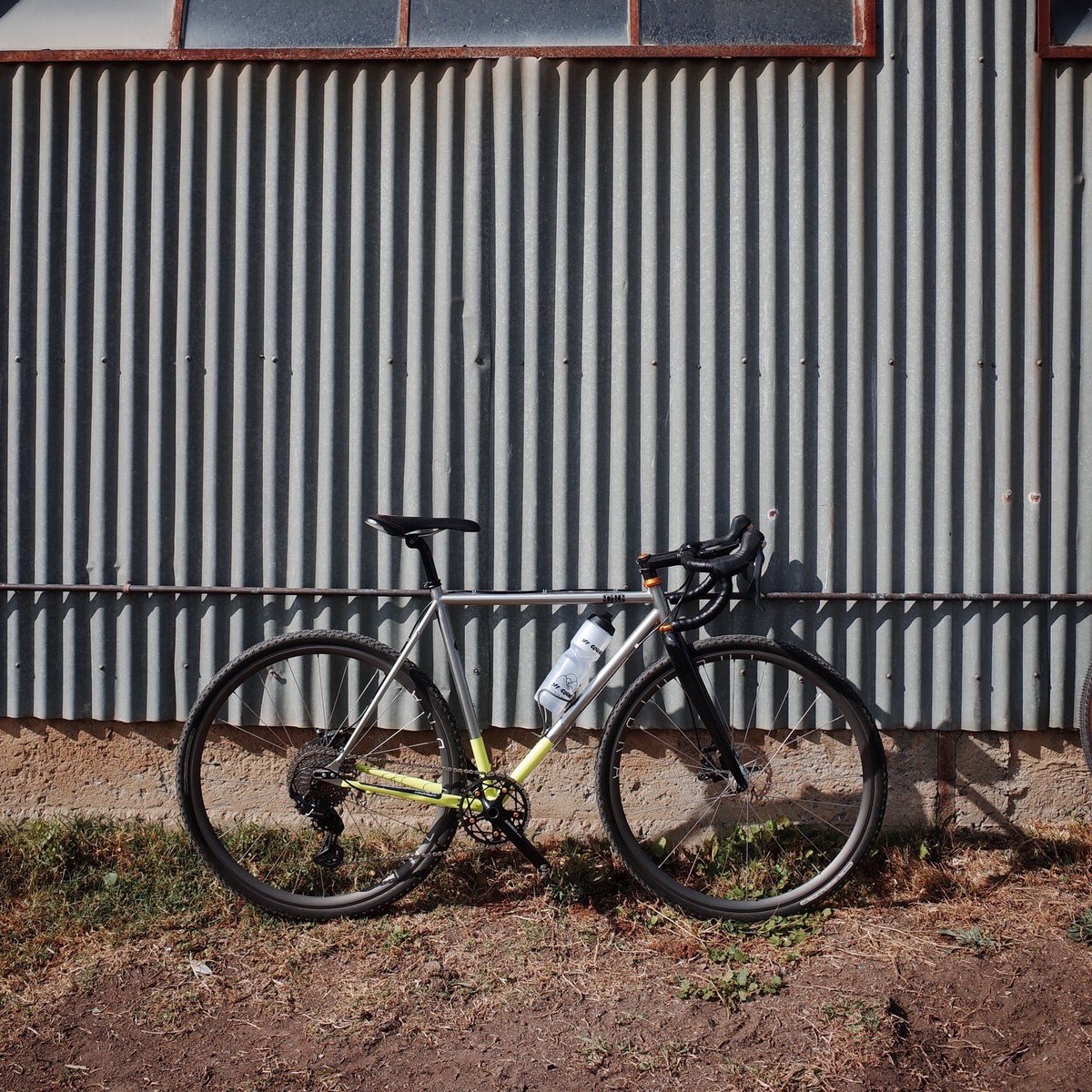 andirdor tweet media