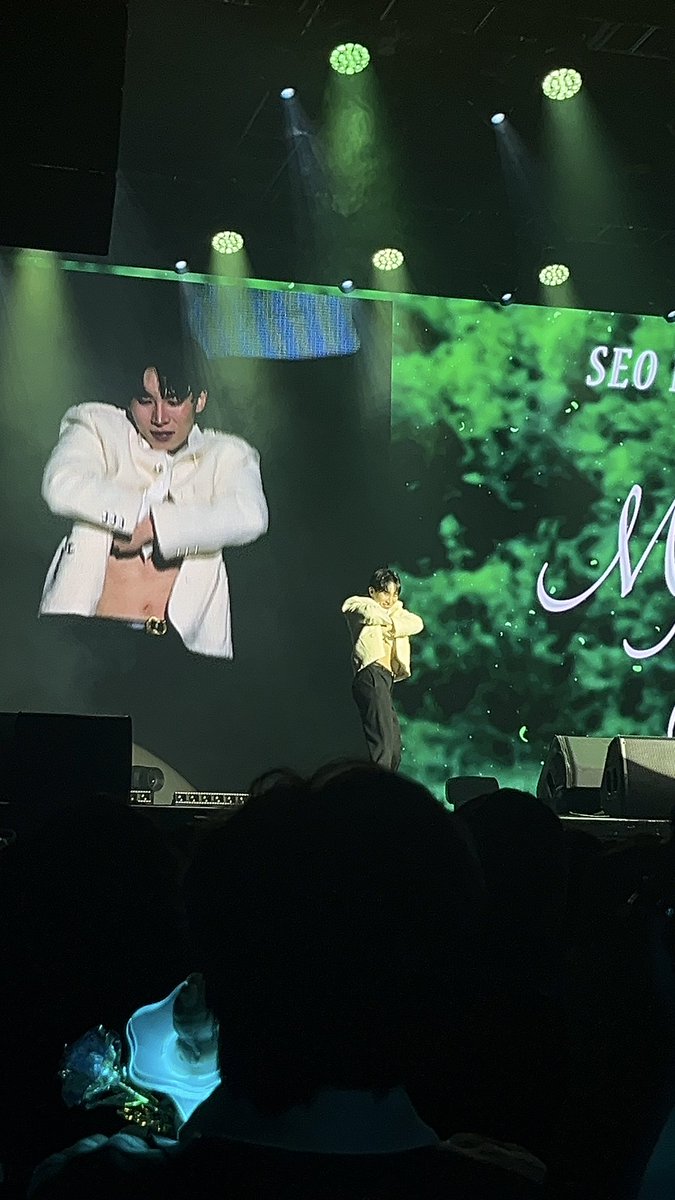 EUNKWANG ABS!!!!!