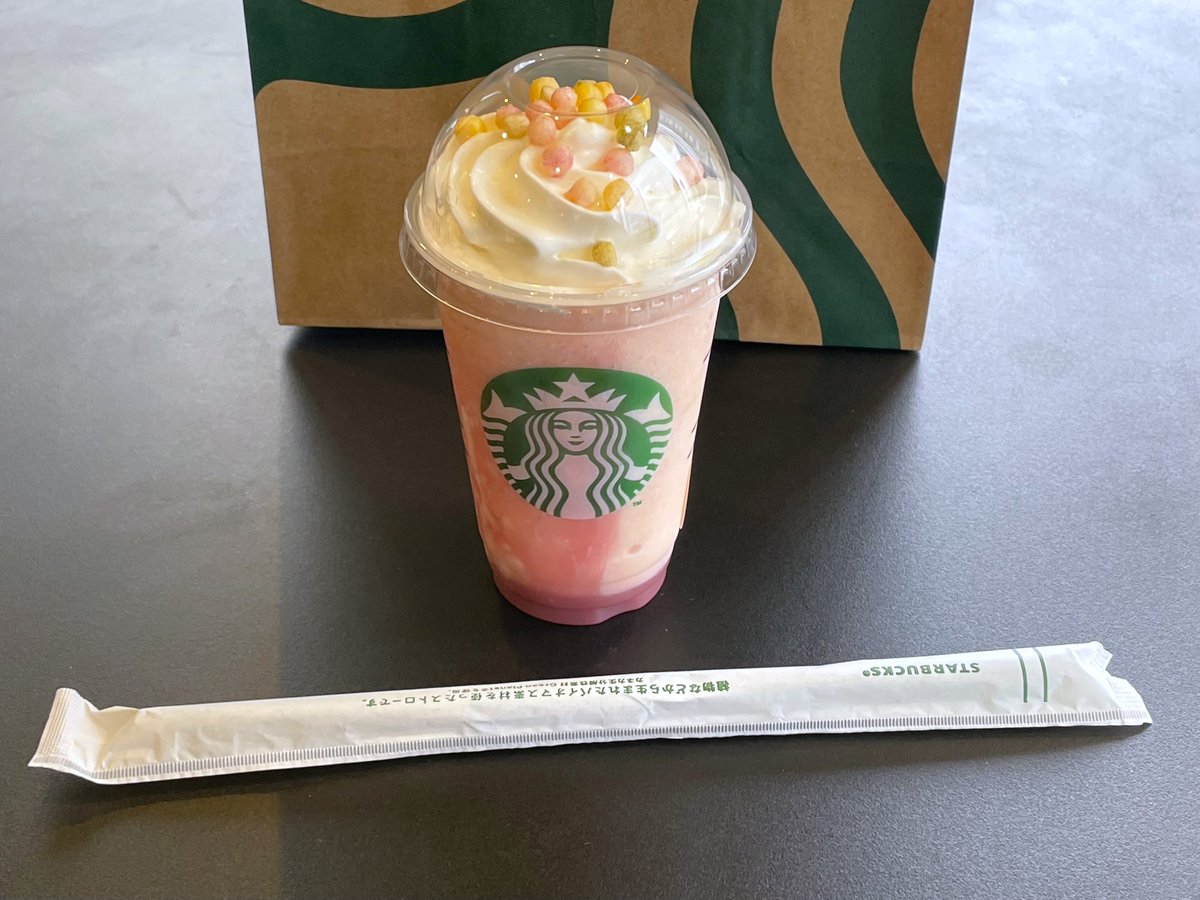QG1YT4vcdFV2bND's tweet photo. 間に合いました
＃スタバ 
#ひなまつりフラペチーノショートサイズ 
ピーチパウダー、白桃ジュレ
ミルクプリン、ミルク、桜ソースで桃の節句な
プルルントロンと桜香り
桃🩷橙🧡緑💚のあられが
ふわっとサクッ…
ホイップクリームの上に花が咲くっ？
超絶美味😋春の足音が聞こえてくるかのよう🌸 https://t.co/0Ss0OdSCIM