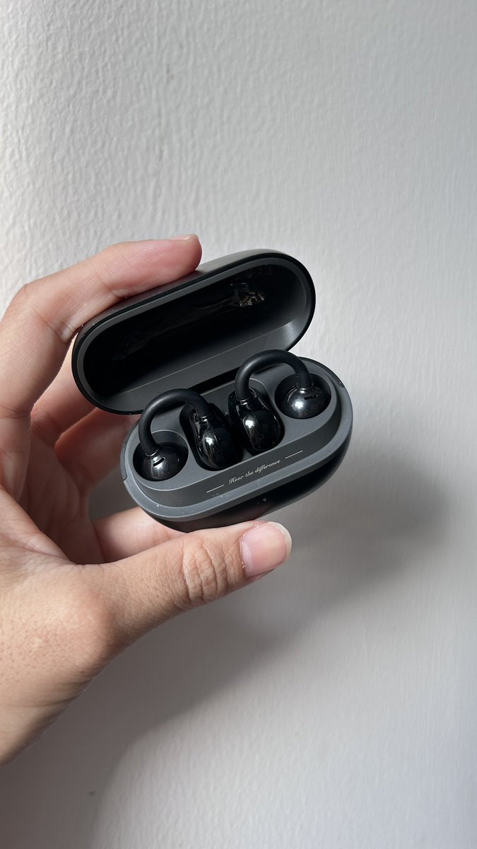 Nammoon568's tweet image. 🌼 SoundPEATS POP Clip
หูฟังบลูทูธ ปุ่มกด แบบ clip on 
ใครไม่ชอบแบบทัช/สัมผัส ตัวนี้ตอบโจทย์มาก เพราะยังเป็นแบบกดอยู่

พิกัด
🔵 s.shopee.co.th/7po7SQA6q3
🔵 s.shopee.co.th/8fNERxkKPZ
🔵 s.shopee.co.th/1BHDWBqCbH

#SoundPEATS #POPClip #clipon #หูฟัง #หูฟังบลูทูธ