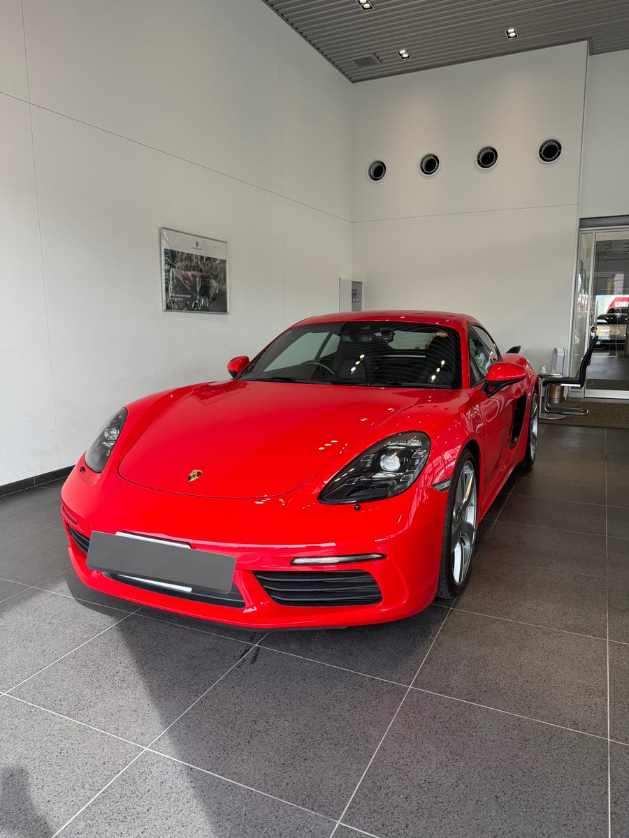 neruru982's tweet photo. 718 Cayman S PDK納車されました🚗
初めての輸入車で知識も無いのでお友達が欲しいです👯
ケイマン・ポルシェの方ぜひ繋がってください🙇
よろしくお願いします！
#ケイマン #ポルシェ https://t.co/VvSIKfg3pT