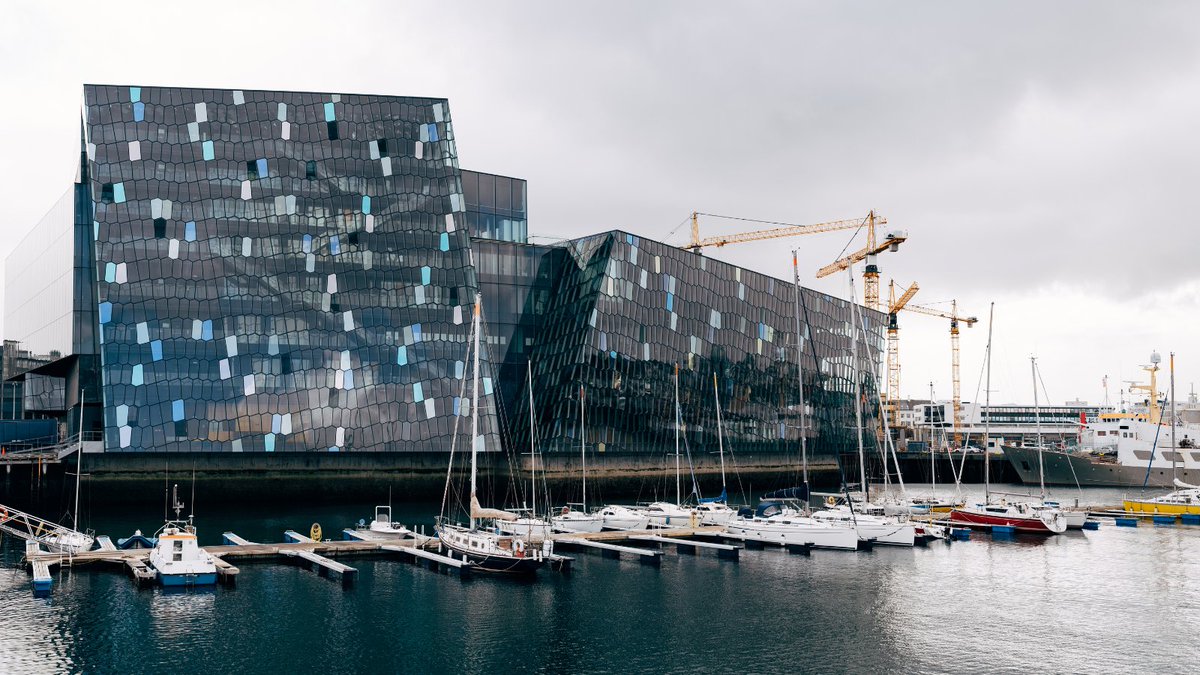 nextstopss's tweet photo. 3 góc check-in "đỉnh" nhất Reykjavik: Hallgrímskirkja uy nghiêm, Harpa lạ mắt và Sun Voyager lộng gió. Thủ đô Iceland tuy nhỏ nhưng góc nào cũng "cực phẩm", giúp bạn trải nghiệm đúng tầm và có bộ ảnh triệu like!
#NextStops #Iceland #Checkin https://t.co/kRIxYJqjNF