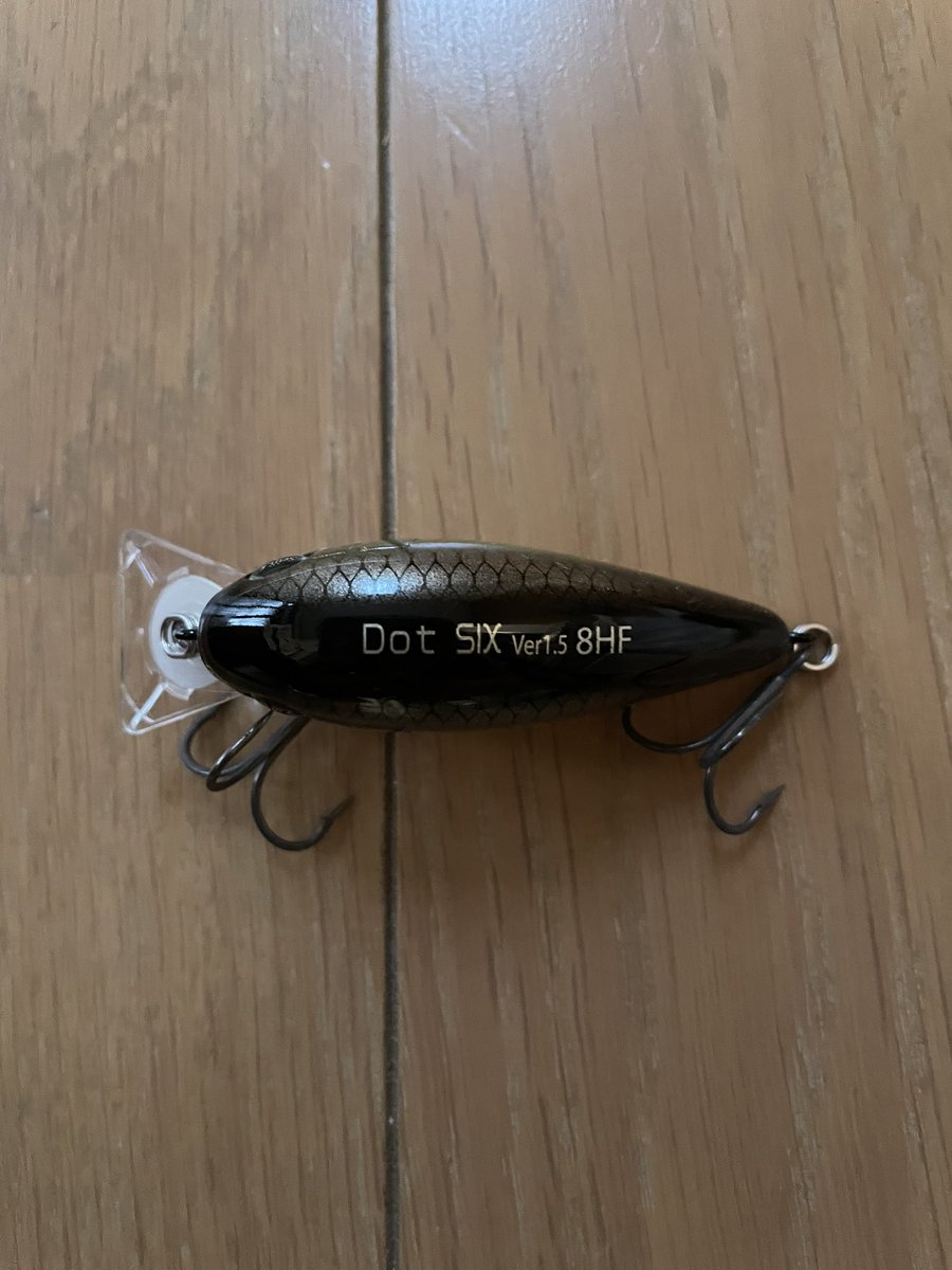 kazuma_svtw's tweet photo. まさかのラス1残ってたDot SIXのDRYBONEバージョン買えた🤩前のとラトル音は同じかな!これHFなんだね、浮力が高そうだからより浅いレンジ引けるといいな❗️明日巻き巻きしてみる👍
#REVONIK
#DotSIX
#バス釣り
#バス釣りが好きな人と繋がりたい https://t.co/GJ4nrTGBGi