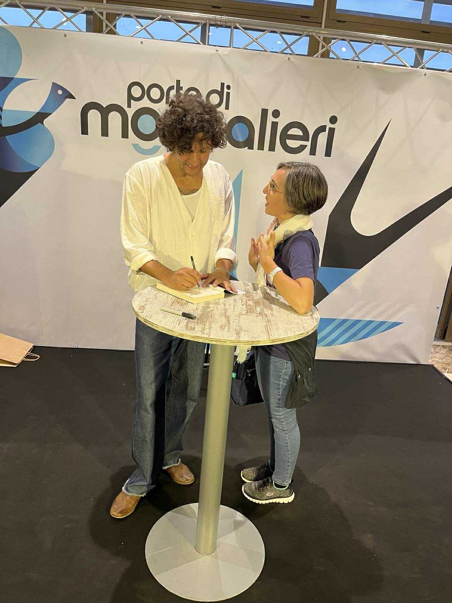 Simo2022Meta's tweet photo. E cadranno bombe sai, sopra questa stanza
ma tu non ti preoccupare mai
che il coraggio non manca
e anche quando il mondo finirà
non avrà importanza
perchè ogni giorno vissuto con te non è mai abbastanza 
@MetaErmal
 che meraviglia Il coraggio non manca ❤️‍🩹 https://t.co/9nPGVZCxzU