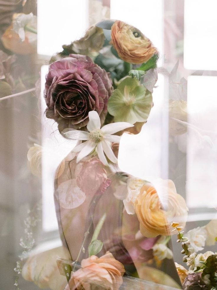 Eduarda59870810's tweet photo. "Last Friday of February 💜 February flew by. Exuding attitude, class and a little chaos with a tiara ✨ #GoodbyeFebruary #FridayYay #DaringVibes #WeekendVibes https://t.co/DF9Vo4TW4E