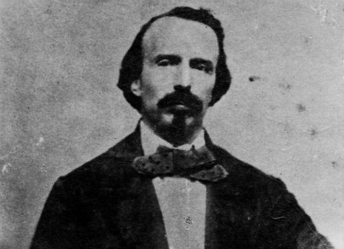 Céspedes tuvo el mérito supremo de ser el iniciador de la Revolución Cubana.
Era preciso, dijo #Martí, haberse echado alguna vez un pueblo a los hombros para saber cuál fue su fortaleza. 
En el aniversario 152 de su caída. #CubaSoberana es el mejor tributo al Padre de la Patria.