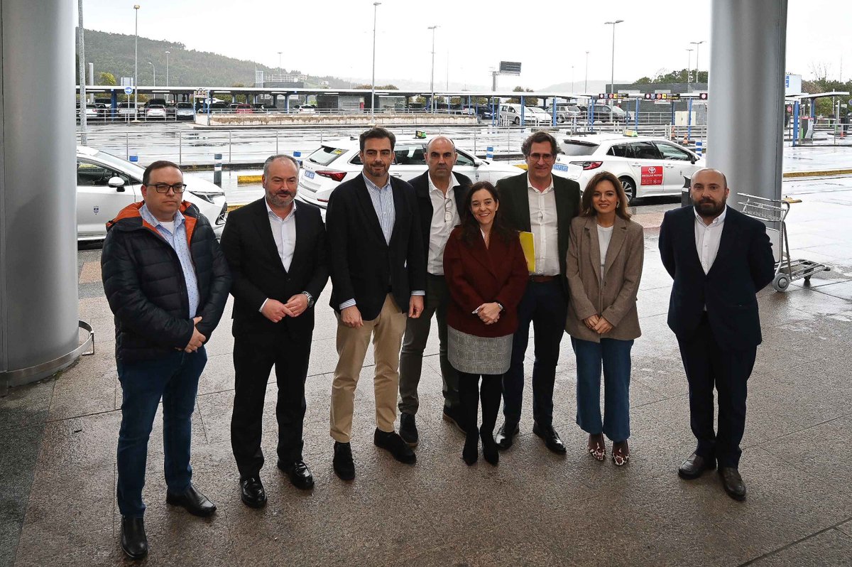 Melloramos a mobilidade das persoas usuarias do aeroporto de Alvedro cun sistema específico de servizo de taxi que lles permitirá prestalo tanto a vehículos con licenza en Culleredo como na Coruña
 
Hoxe asinamos o acordo cos concellos para a súa implantación o 16 de marzo