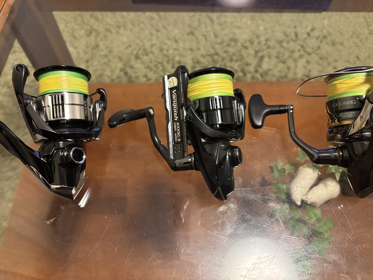 flatfish_shio's tweet photo. そろそろ新しいリールに更新しなきゃと思いつつも愛着があり手放せないリール達😌
そして愛着のあるリールを万全の状態に戻してくれるリールのプロ😆
つい、クルクル回してしまう😊
#セクシーダイナマイツ
#鹿島灘 https://t.co/BHbpFRVsDu