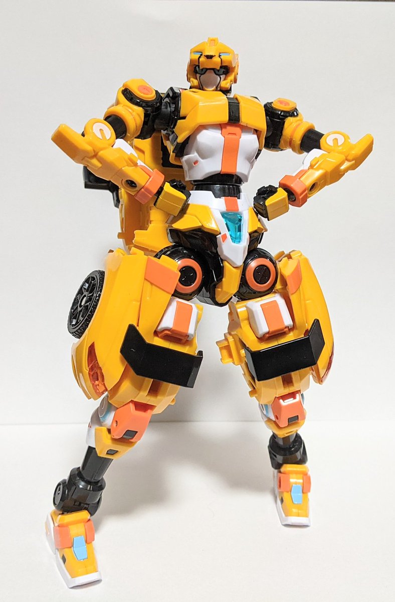 メタルカードボットW・タキ …何じゃこの可動域は。アーマー装備させて