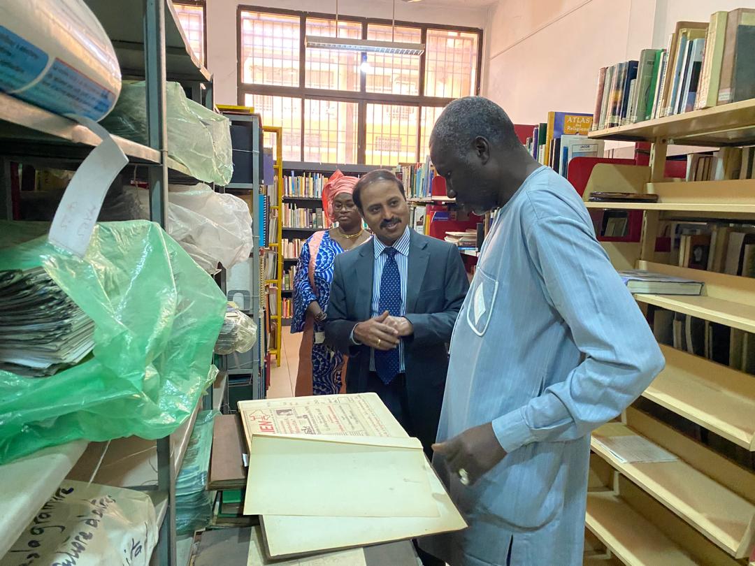 India in Mali tweet media