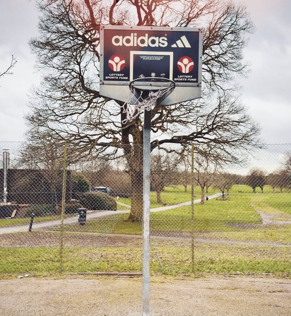 dave_severns's tweet photo. Hoop of the Day…London, UK. #hoopoftheday https://t.co/LGu1rUKzf4
