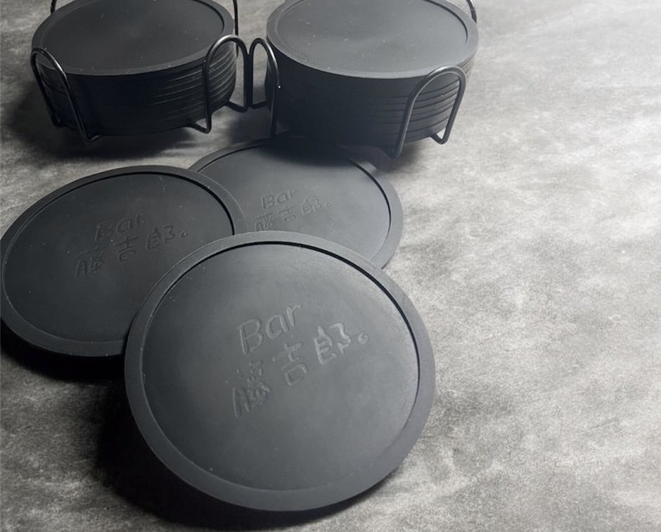 Bar 藤吉郎。オリジナルコースター製作中☺️
シンプルですが、個人的に可愛いなと感じています😂

Bar 藤吉郎。
『出会いを出逢いに。』

📍広島市中区薬研堀5-14 2F
🍻飲み放題2時間 🚹¥3,500 🚺¥2,500
🎤カラオケ無料
🕘21:00〜5:00
🈺不定休

#広島 #広島県 #広島バー #広島bar #広島グルメ