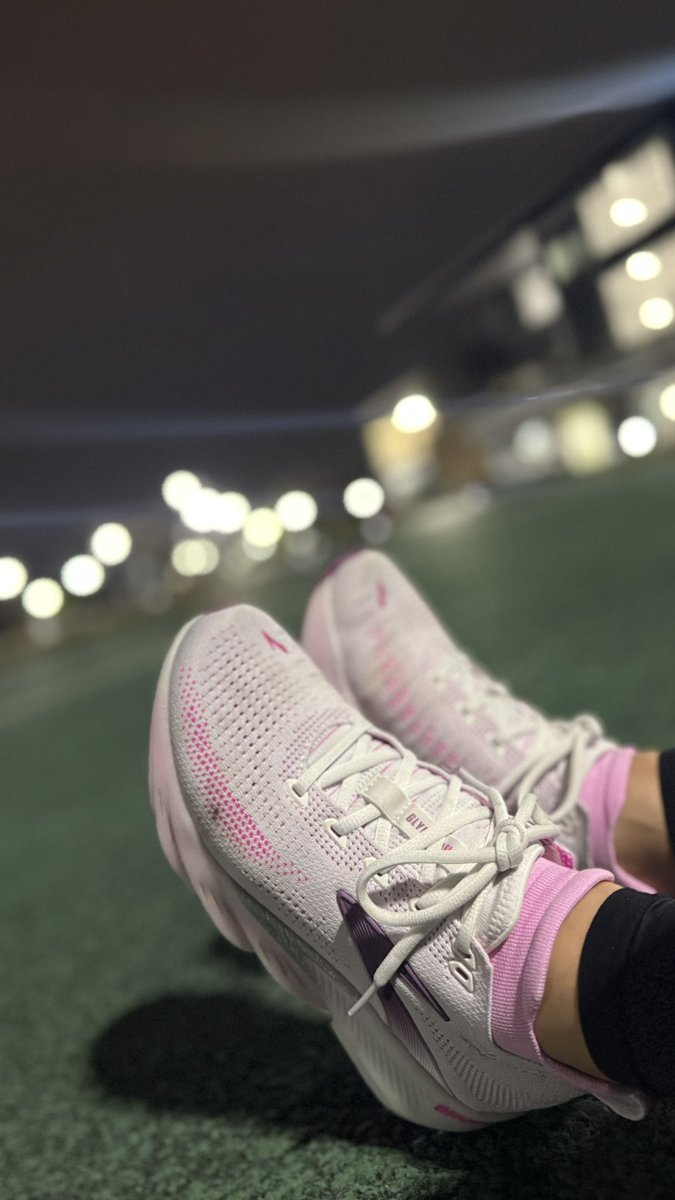 hyr_RunHappy's tweet image. エキスポお仕事後、東京マラソン前調整練
1200m×2(3′45″/km)(R=90″)

本当は3′50″が設定だったけど、思ってたより動いたのでそのまま2本目も同じ設定に✊まさかの
2本目もコンマまでピタリ賞でビックリ😂✨笑
#BROOKS #HyperionElite5