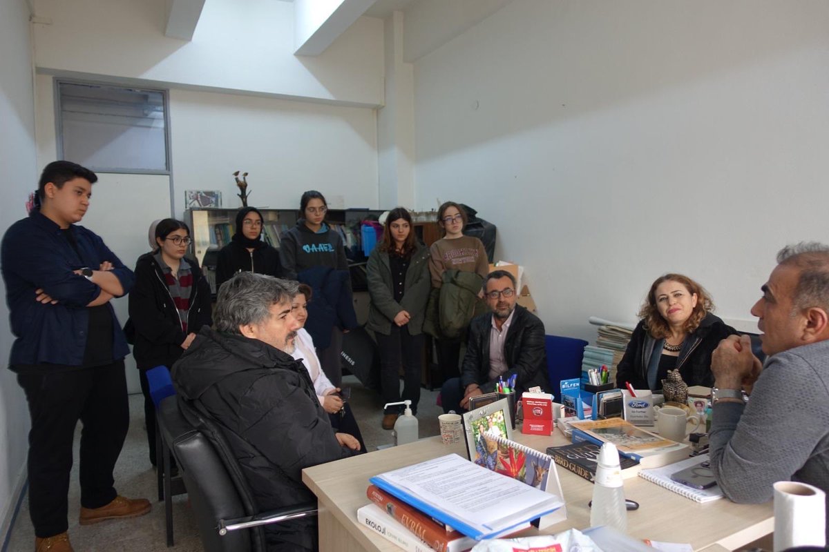 svaafl's tweet photo. Bilimsel süreçleri deneyimleyen öğrencilerimiz, çevreye duyarlı ve çözüm odaklı bireyler olma yolunda önemli bir adım attı. 🌱👏

#BilimUygulamaları #ÇevreBilinci #DicleNehri
@vali_zorluoglu @dbakirvalilik @sadoglu_salih
@Diyarbakirmem @ErnezDemir @SurMilliEgitim https://t.co/NUPj1PFu5L