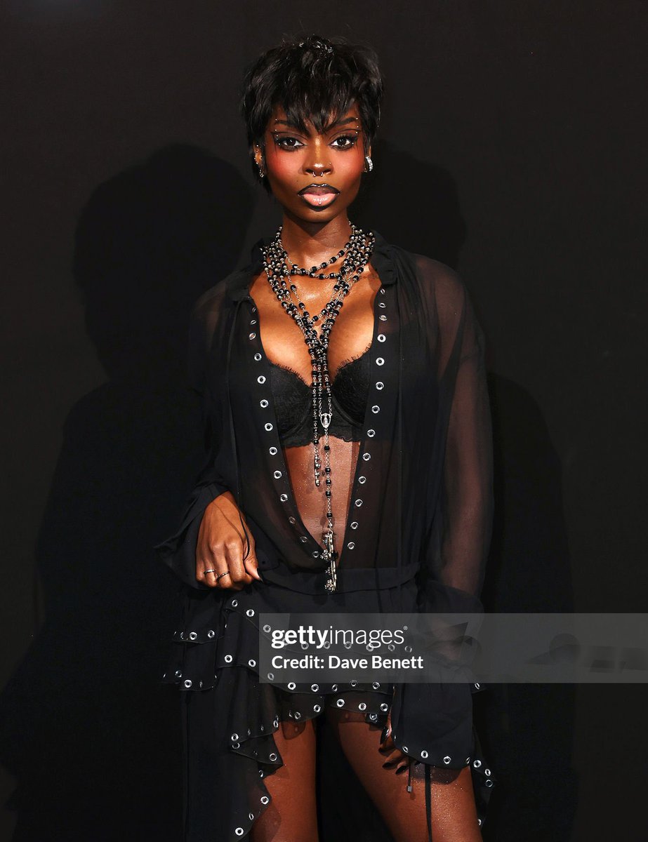 ARE U ACTUALLY KIDDING ME RIGHT NOW #OlandriaxBlumarine