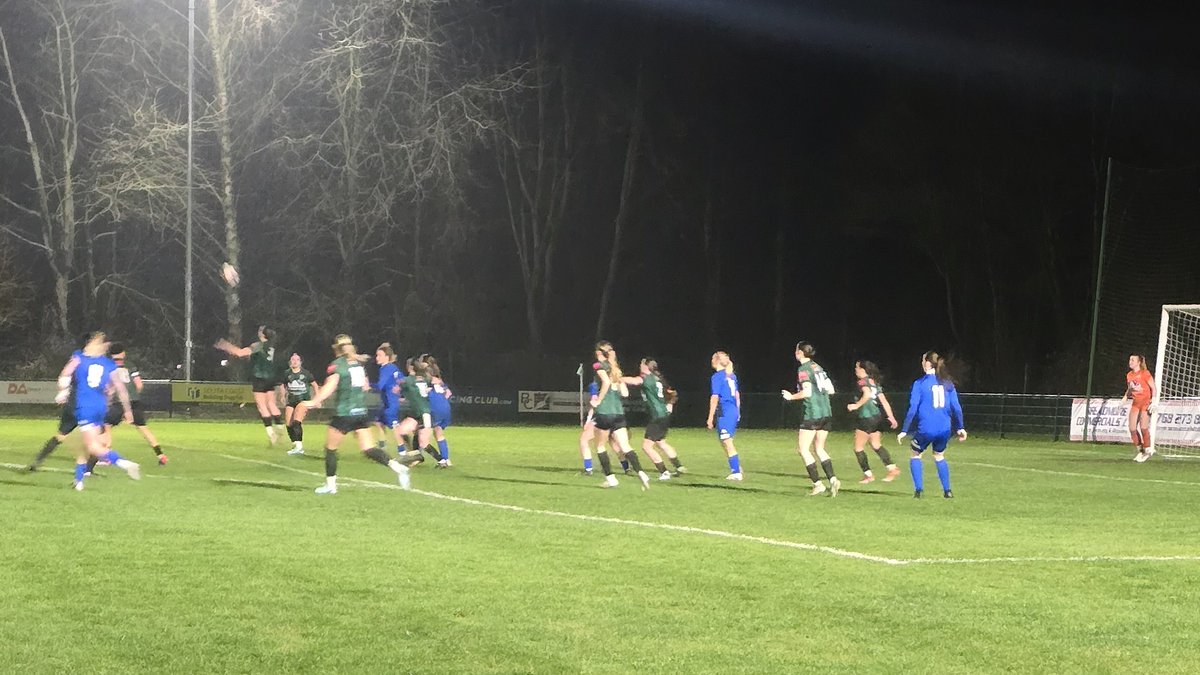 BasePyramid's tweet photo. New Street Knocked Out By A Haymaker
Match blog from last night's NHDFA Cup Semi-Final between @NewStreetLadies and @WinchCityFlyers 
@SthRgnWFL 
https://t.co/hpeTrIAoXv https://t.co/eH1G8OjEPs