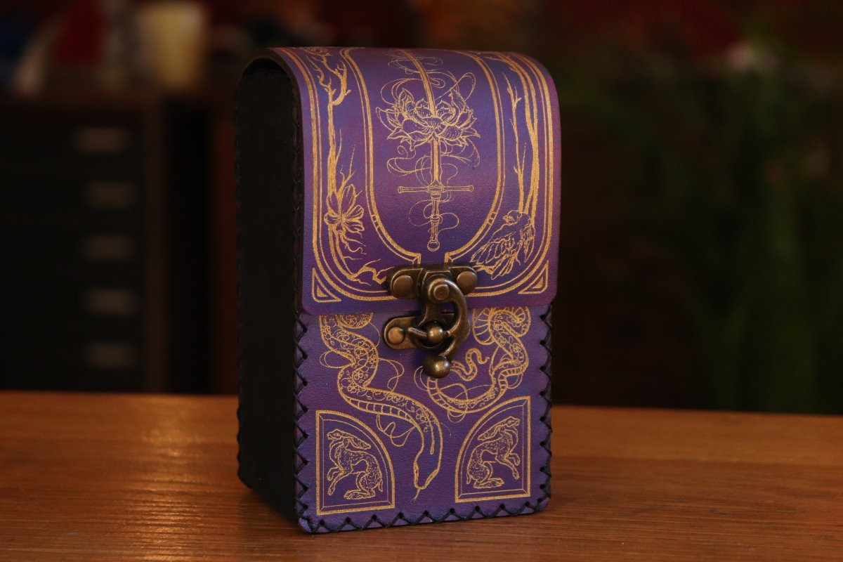 SpeechlessBard's tweet image. Together with the release of the Festival pouch, we're also updating options for our Tarot pouches with the new gold inlay Garden Witch design 🐦
And the purple option will be in limited supply (because we honestly only have one hide left 😖)
#tarot #leathercraft