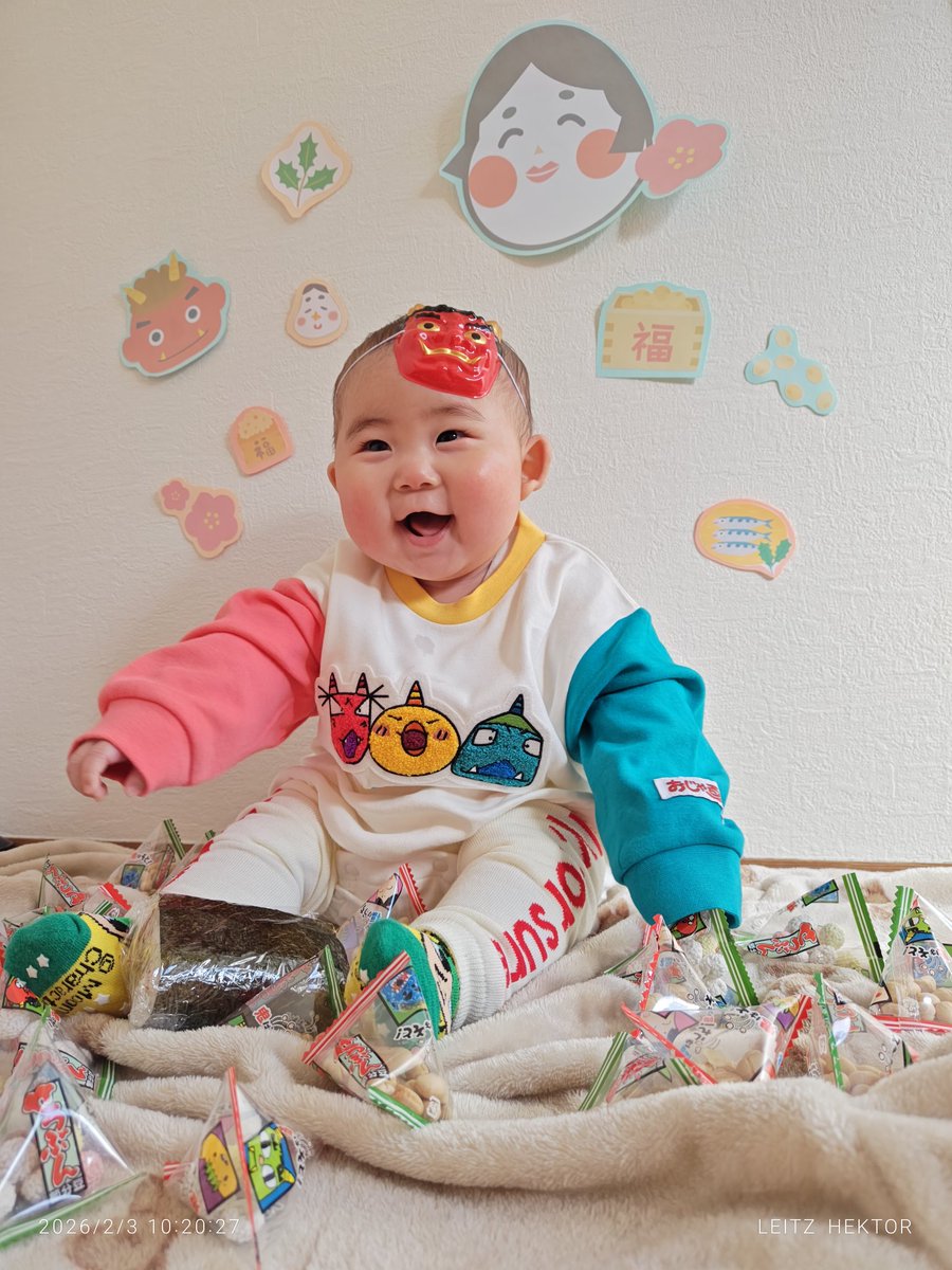気づけばもう明日で2月が終わる…？！
びっくり😲👏
👶半年を迎えました。
だんだんとお座りが
長い時間できるように…！
でも未だ寝返らず（笑）
離乳食も2回食が始まりどんどん食べれるものが増えていきます✨
毎日毎日幸せな時間が流れとります😊
この時間を大切に。大切に。