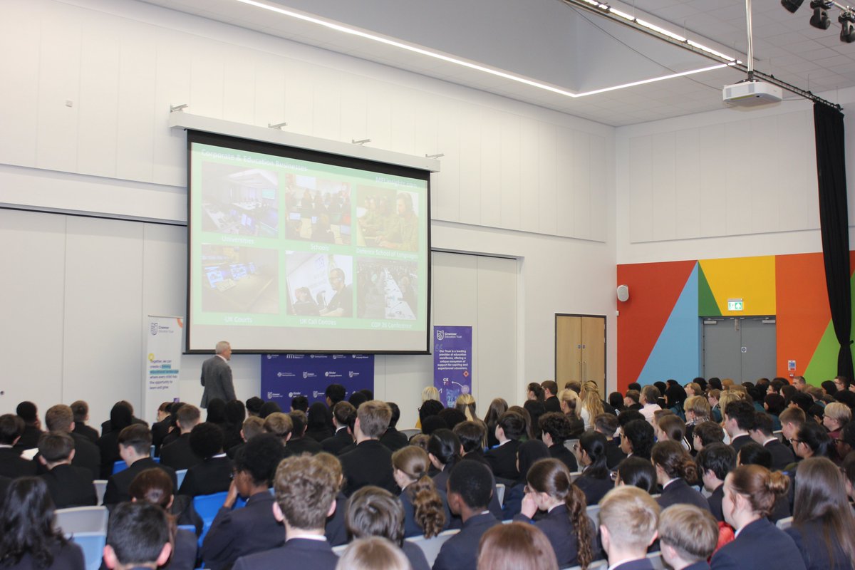 We loved being part of this fantastic event, speaking with Year 9 students from our partner schools about teaching languages as a career.💚