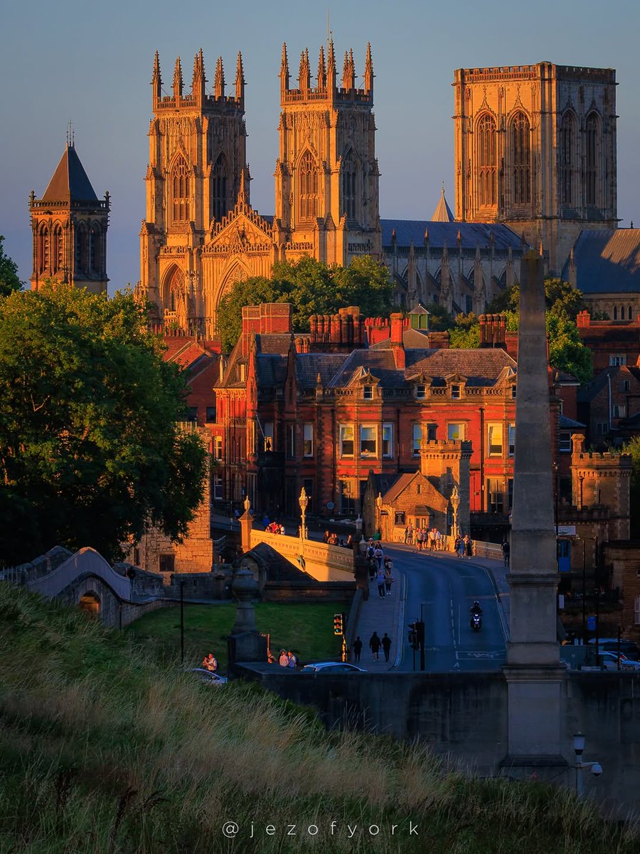 Streamline Taxis York tweet media