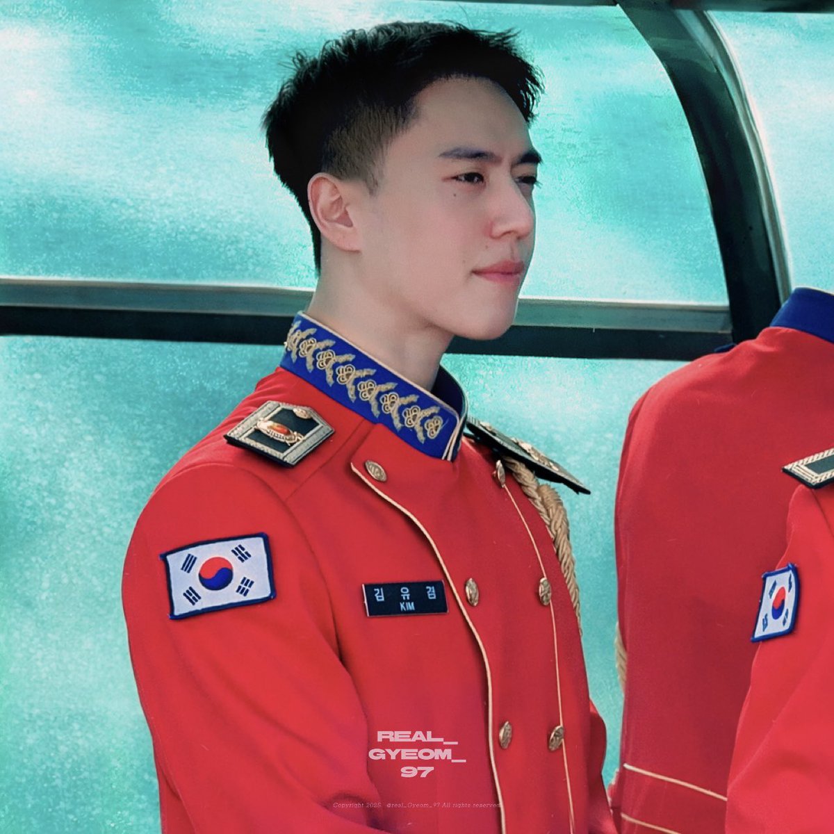 가슴팍에 달린 김유겸 이름표
엉엉

<a href="/yugyeom/">김유겸</a> #유겸 #YUGYEOM