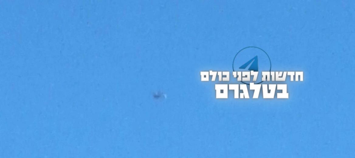 AMK_Mapping_'s tweet photo. A helicopter can be seen circling above the U.S. embassy in Jerusalem as non-emergency U.S. government personnel and their family members are evacuated. 

Four minibuses are currently outside the embassy, and police have set up checkpoints in the area. https://t.co/CHKVq8ojMF
